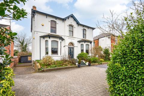 undefined, Golf Open 2026 - Belmont Street, Southport - Sleeps 14