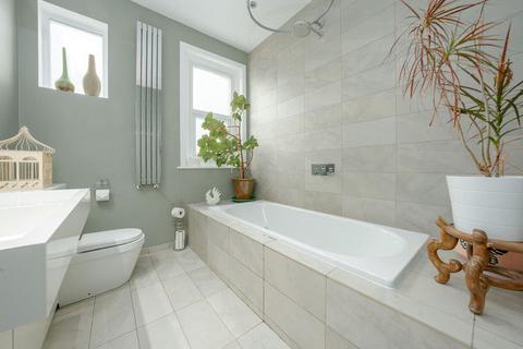 undefined, Golf Open 2026 - Belmont Street, Southport - Sleeps 14