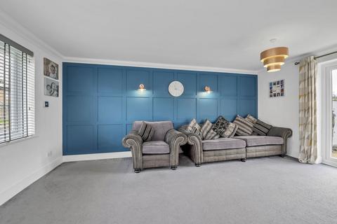 3 bedroom semi-detached house for sale, Summers Road, Bury St. Edmunds
