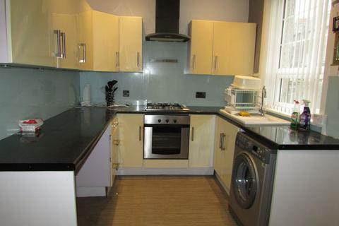 2 bedroom end of terrace house to rent, Ann Street Hurstead.