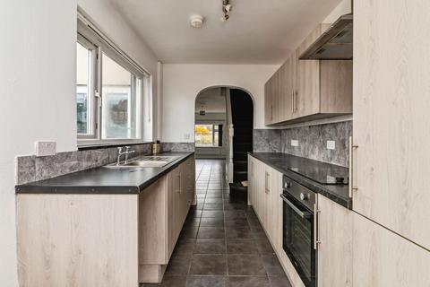 2 bedroom terraced house to rent, Gedling Road, Nottingham, NG5