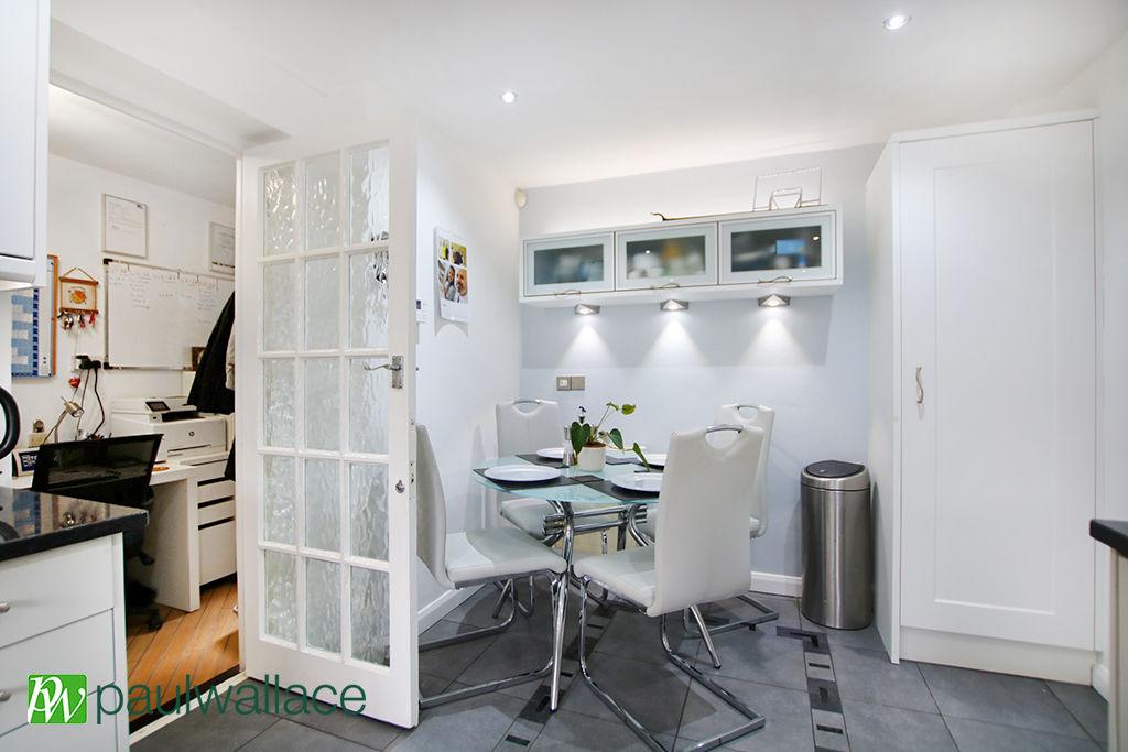 Kitchen Dining Area