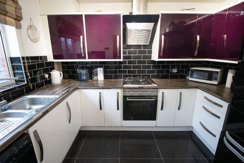 3 bedroom semi-detached house for sale, Brentwood Drive, Bolton BL4