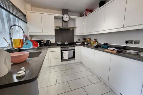 5 bedroom semi-detached house for sale, Clayside, Chigwell IG7
