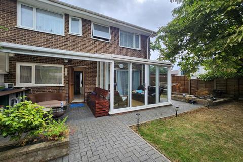 5 bedroom semi-detached house for sale, Clayside, Chigwell IG7