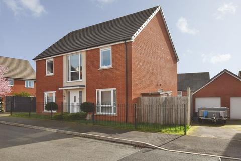 4 bedroom detached house for sale, Mannock Field , Salisbury                      *WATCH THE VIDEO TOUR*