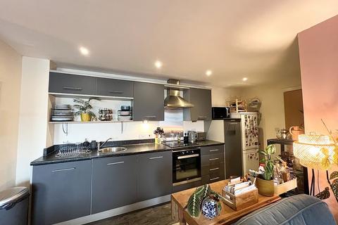 2 bedroom apartment to rent, Elmira Way, Salford