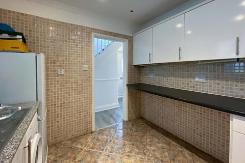 3 bedroom end of terrace house for sale, Harrold Road, Dagenham RM8