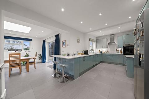 4 bedroom bungalow for sale, Lincoln Road, Worcester Park
