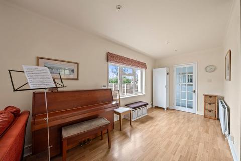 4 bedroom bungalow for sale, Lincoln Road, Worcester Park