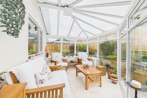 3 bedroom bungalow for sale, Roseland Park, Camborne - Quality detached three bedroom bungalow in cul-de-sac