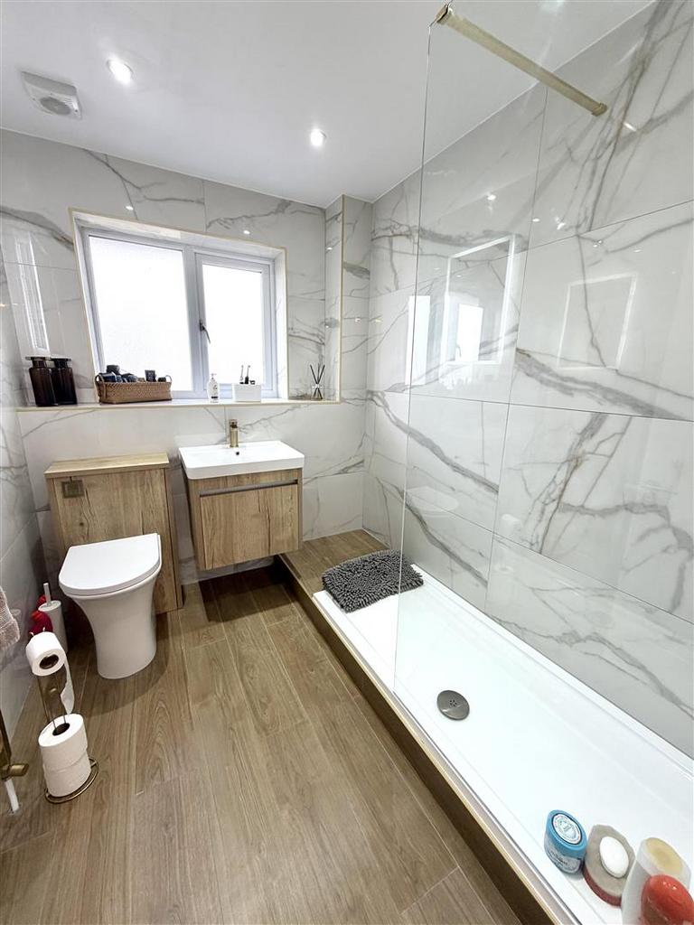 Family Shower Room