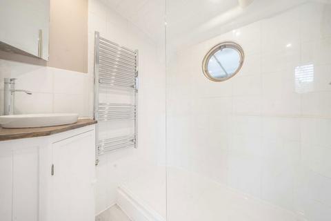 undefined, The Hollows, Brentford TW8