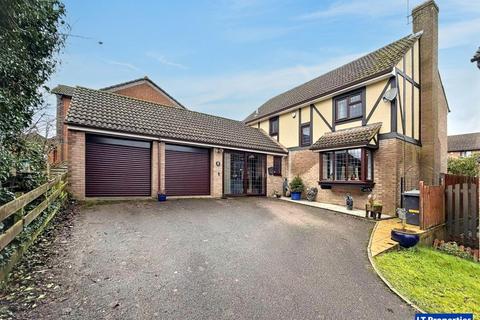 4 bedroom detached house for sale, Luton LU2