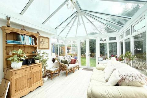 3 bedroom detached house for sale, Leigh on Sea SS9