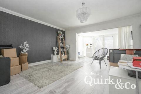 5 bedroom detached house for sale, Fairlop Avenue, Canvey Island, SS8