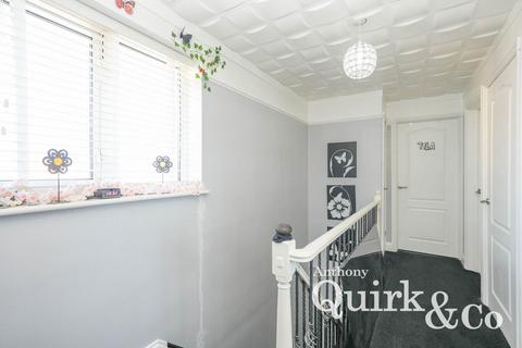 5 bedroom detached house for sale, Fairlop Avenue, Canvey Island, SS8