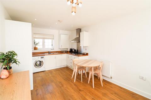 1 bedroom apartment for sale, Newton Drive, Fleet GU52