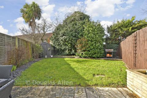 3 bedroom terraced house for sale, Carlyle Gardens, Wickford SS12