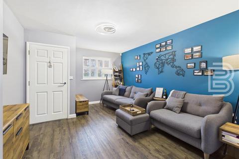 4 bedroom semi-detached house for sale, Iverley Close, Rugby CV21