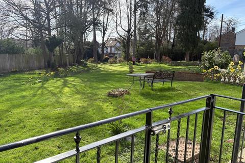 Studio to rent, The Approach, Orpington, Kent, BR6 0SH