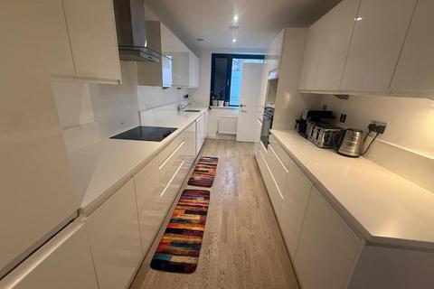 3 bedroom maisonette to rent, 130, Rotherhithe New Road, Southwark, London, SE16 2AP