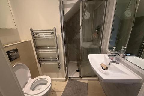 3 bedroom maisonette for sale, 130 Rotherhithe New Road, London, SE16 2AP