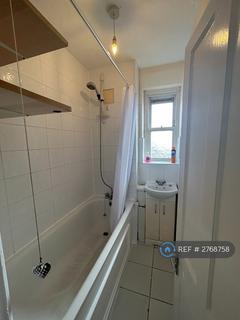 1 bedroom in a flat share to rent, Alverstone House, London, SE11
