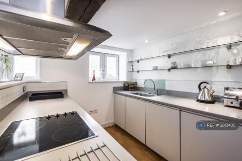 2 bedroom flat to rent, East India Court, London, SE16