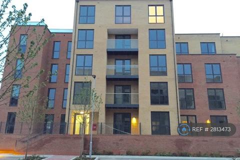 2 bedroom flat to rent, Hallington Court, Edgware, HA8