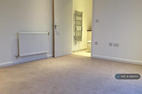 2 bedroom flat to rent, Hallington Court, Edgware, HA8