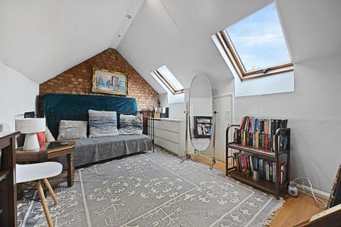 3 bedroom house for sale, London NW2