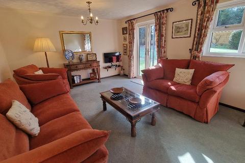 3 bedroom flat for sale, Ducie Avenue, Bembridge, Isle of Wight, PO35 5NF