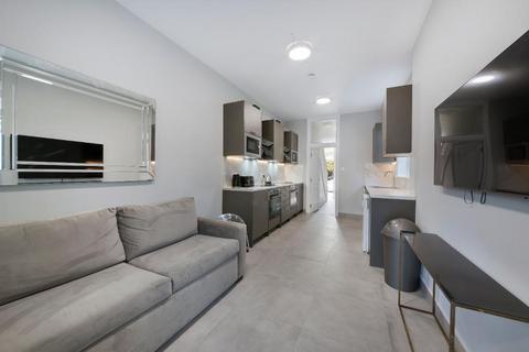 House share to rent, Friars Place Lane, London, W3 7AS