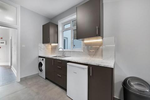 House share to rent, Friars Place Lane, London, W3 7AS