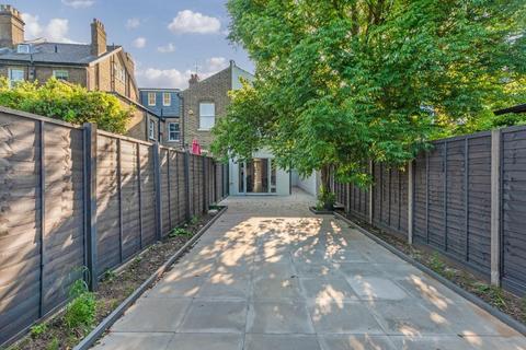 House share to rent, Friars Place Lane, London, W3 7AS