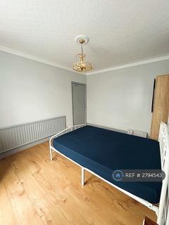 1 bedroom in a house share to rent, Dewsbury Road, London, NW10