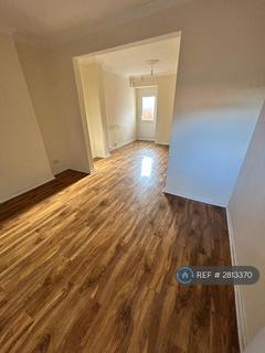 2 bedroom terraced house to rent, Joan St, Manchester, M40