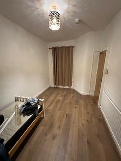 3 bedroom terraced house to rent, Ealing Avenue, Manchester M14