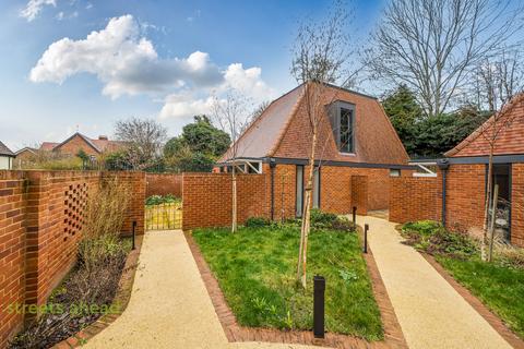 undefined, The Grove, Coulsdon, CR5