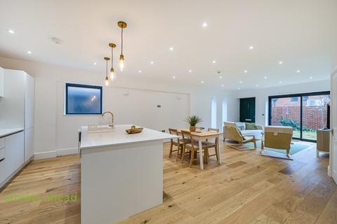 undefined, The Grove, Coulsdon, CR5