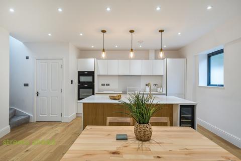 undefined, The Grove, Coulsdon, CR5