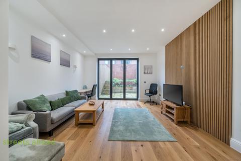 undefined, The Grove, Coulsdon, CR5