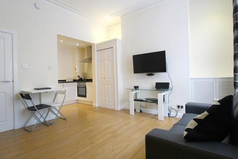 1 bedroom flat to rent, Wallfield Place, Ground Right,