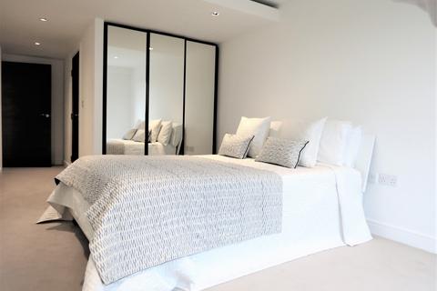 undefined, Kew Bridge Road, Brentford TW8