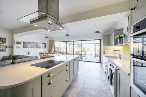 4 bedroom terraced house for sale, Beaufort Avenue, Harrow