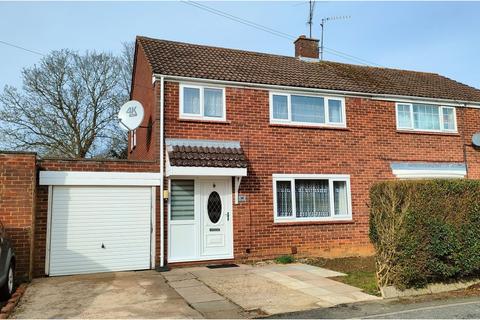 3 bedroom semi-detached house for sale, Kenilworth Drive, Bletchley, Milton Keynes, MK3