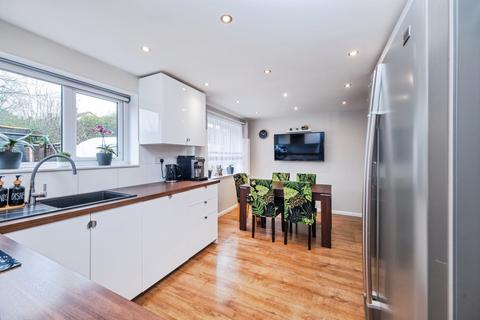 3 bedroom semi-detached house for sale, Kenilworth Drive, Bletchley, Milton Keynes, MK3