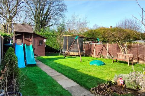 3 bedroom semi-detached house for sale, Kenilworth Drive, Bletchley, Milton Keynes, MK3