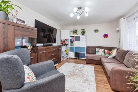 3 bedroom semi-detached house for sale, Kenilworth Drive, Bletchley, Milton Keynes, MK3